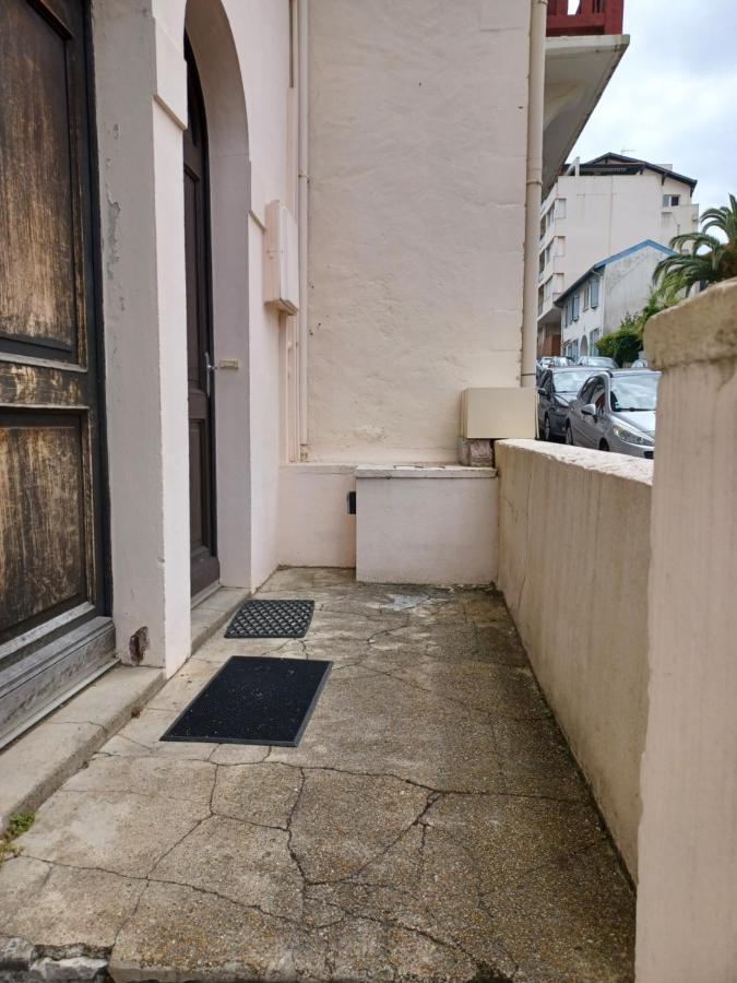 Appartement Tres Bien Situe- Spacieux - Calme - Parking Biarritz Exterior foto